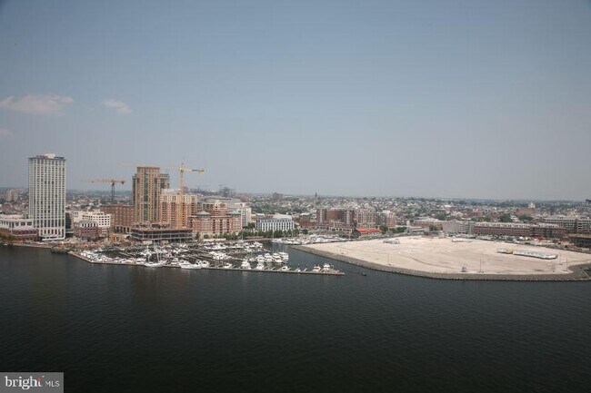 Building Photo - 100 Harborview Dr