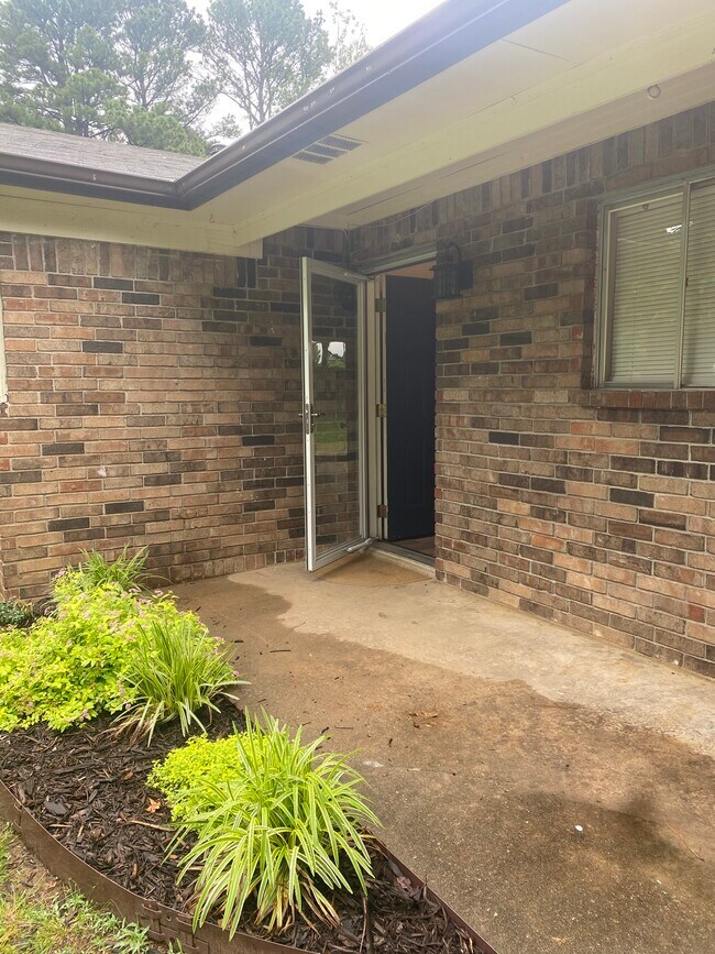 Foto del edificio - 3448 N Northwood Ave