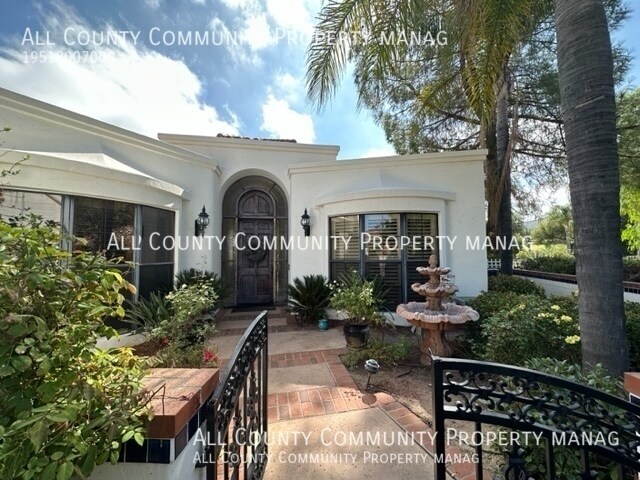 Primary Photo - - Custom Single Story POOL Home in Bear Cr...
