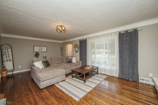 Building Photo - 6514 Bonroi Dr