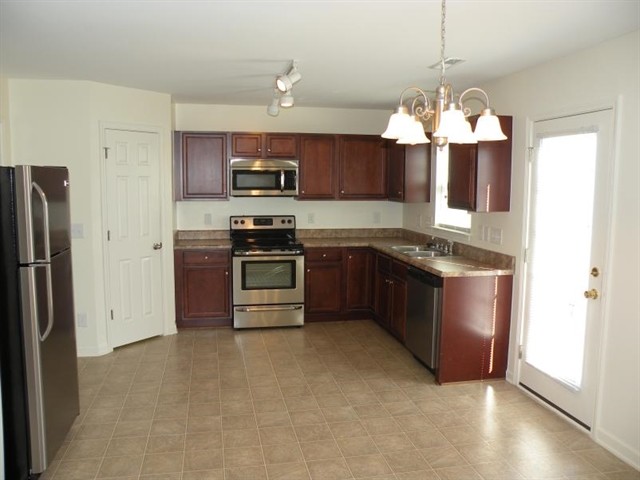 Building Photo - 5643 Harrington Village
