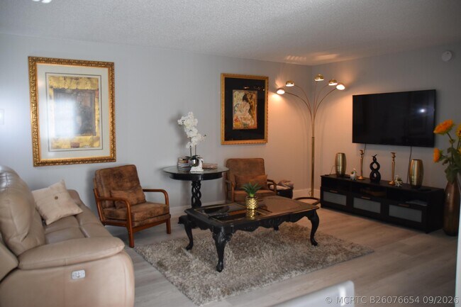 Building Photo - 460 Durham Cir