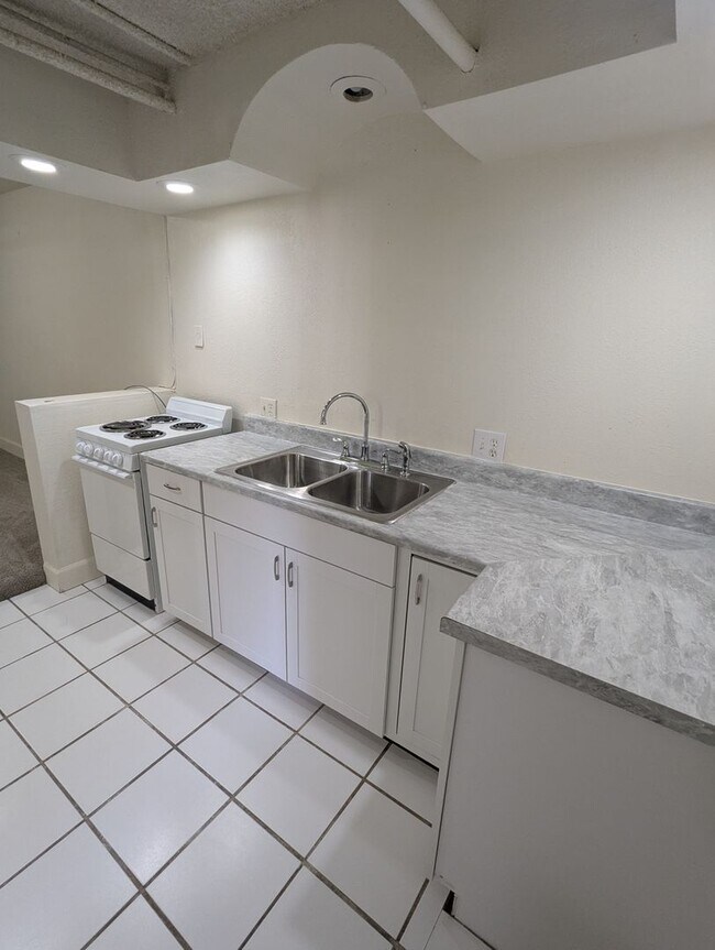 Photo - King George Apartment