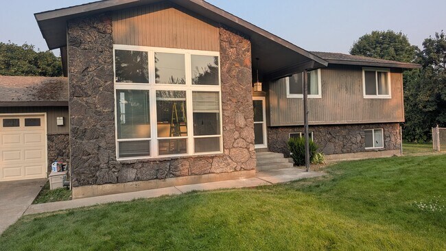 Foto del edificio - 3808 N Garry Rd