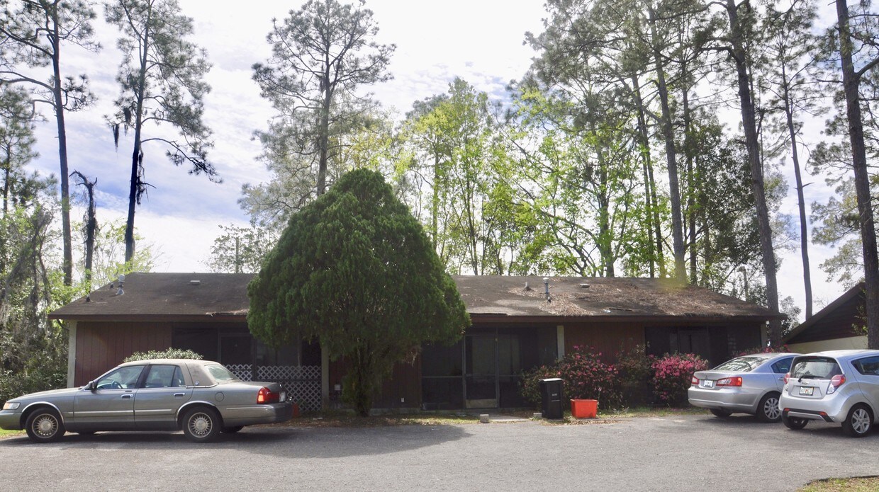 Foto principal - 405-415 NE 42nd Pl