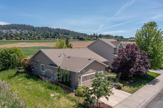 Building Photo - 5211 S Myrtle Ln