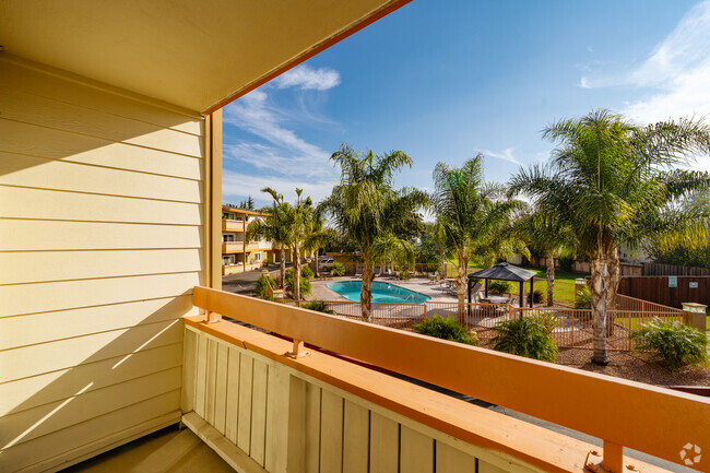 Balcony - Stone Creek Apartments