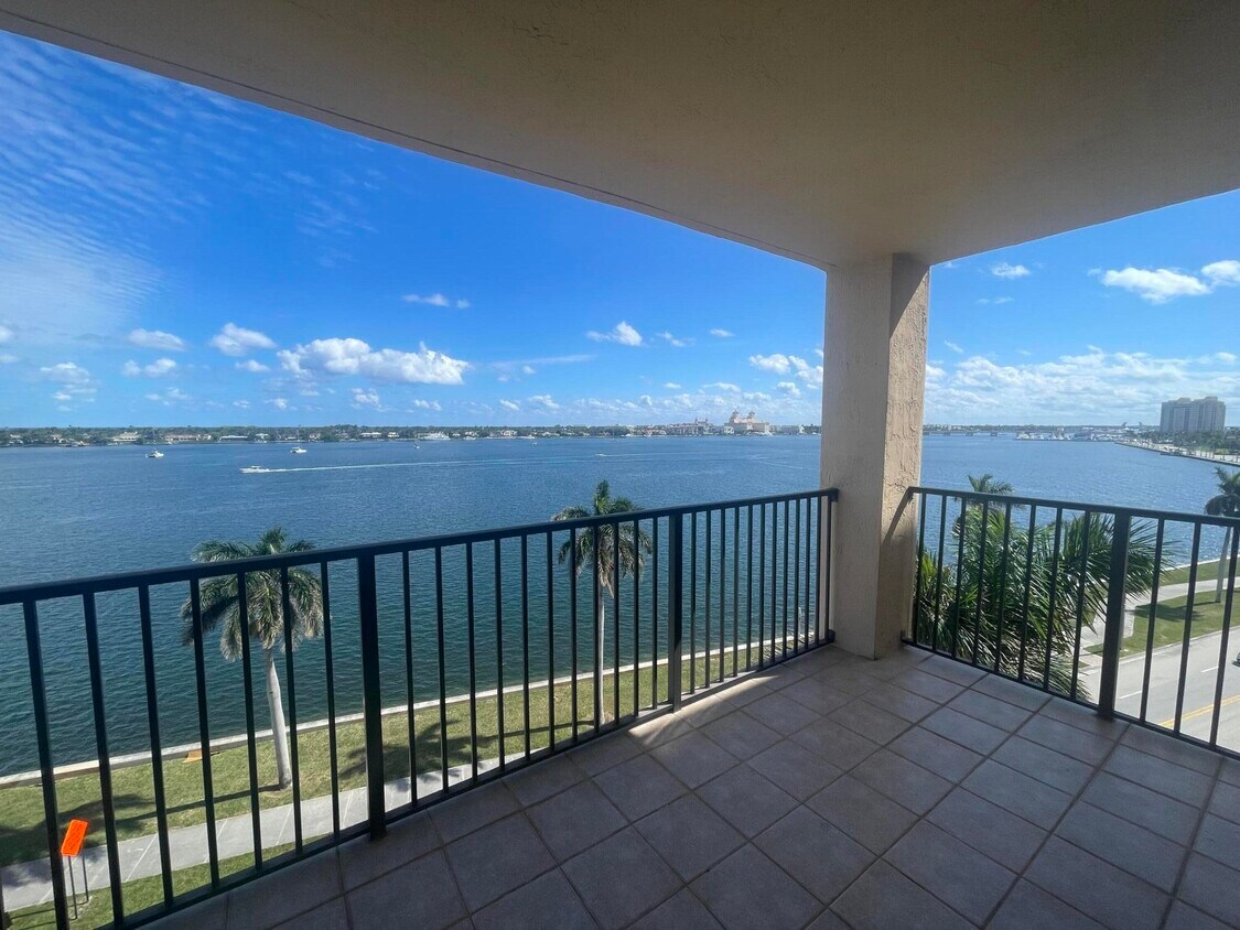 Primary Photo - 1801 N Flagler Dr