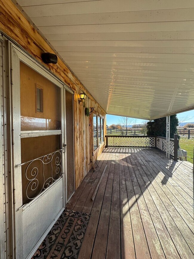 Foto del edificio - Spacious Pet-Friendly Rental on 3 Acres — Perfect for Horse Owners!