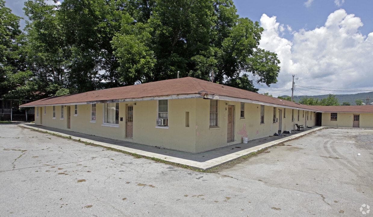 Building Two Apartments in Jasper, TN