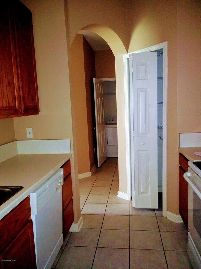 Foto del edificio - 7801 Point Meadows Dr