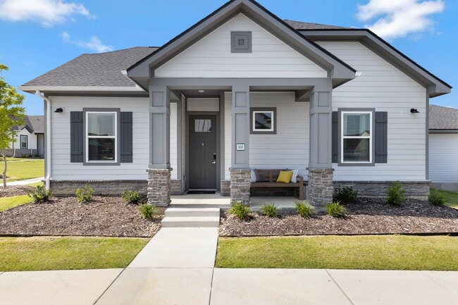 Building Photo - Avilla Holloway