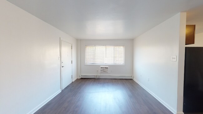 Foto del edificio - 4951 G St SE