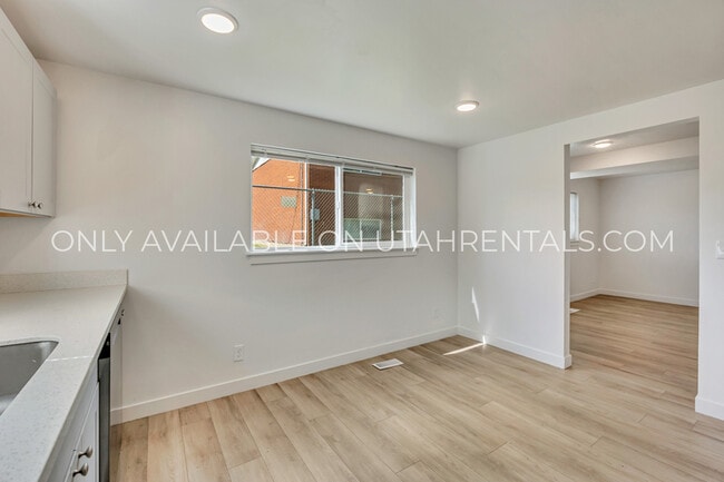 Building Photo - 1533 S 450 E