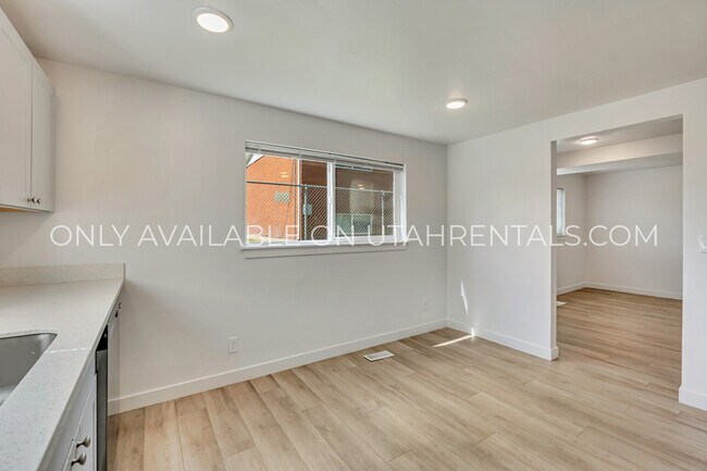 Building Photo - 1535 S 450 E