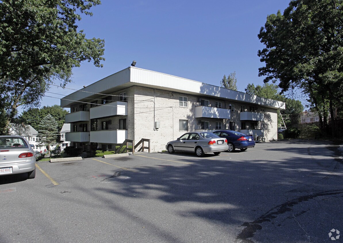 Primary Photo - 169 Aiken Ave