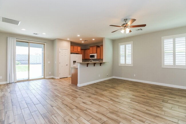 Building Photo - 1711 W Gold Mine Way