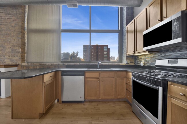 Building Photo - 1528 S Wabash Ave