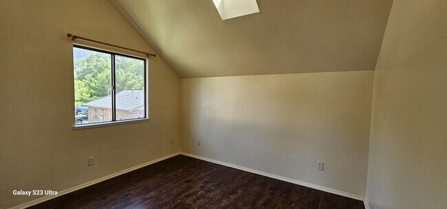 Building Photo - 2625 N Rose St
