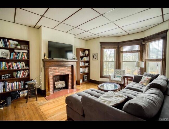 FORMER TENANT - 30 Inwood Pl