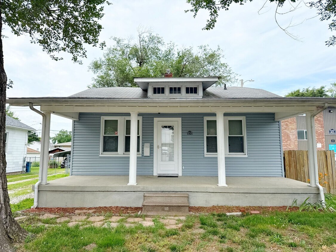 Primary Photo - For Rent...850 Rice St, Wood River, IL 62095