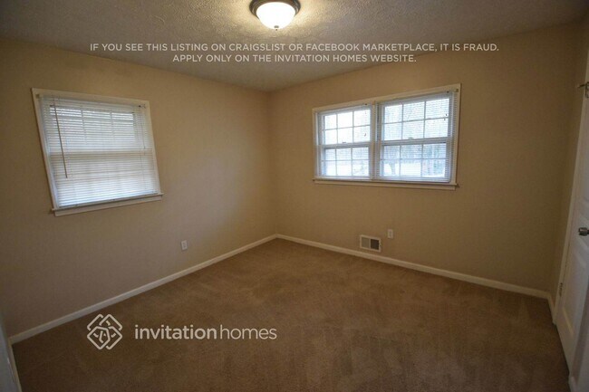 Building Photo - 247 Sandra Dr NW