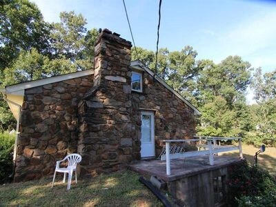 Foto del edificio - 1065 Izaak Walton Rd