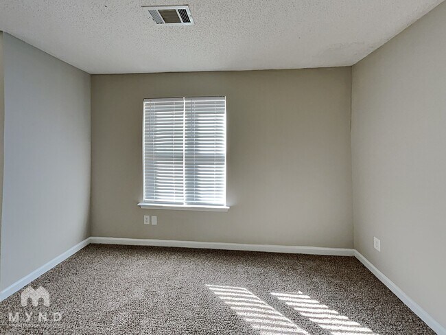 Foto del edificio - 6332 Hickory Ln Cir