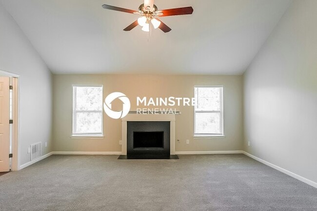 Building Photo - 6 Bedroom Pet-Friendly Home in Lithia Spri...