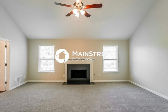 Foto del edificio - 6 Bedroom Pet-Friendly Home in Lithia Spri...