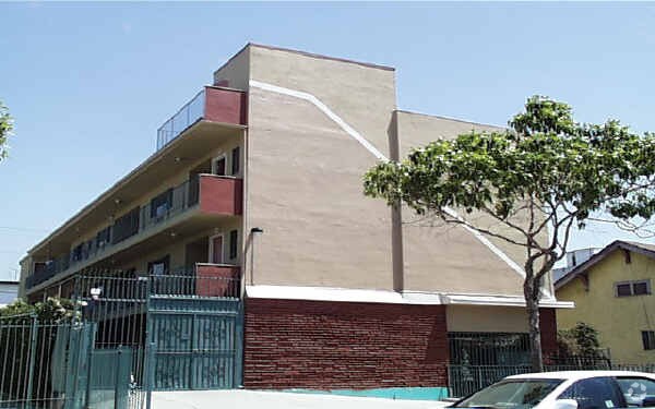 Building Photo - 5633 Virginia Ave