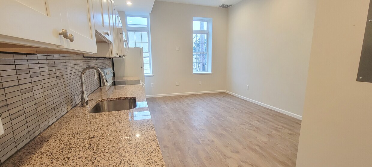 Primary Photo - 401 W Norris St