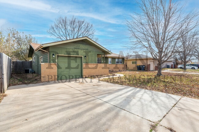 Foto del edificio - 3240 S Custer Ave