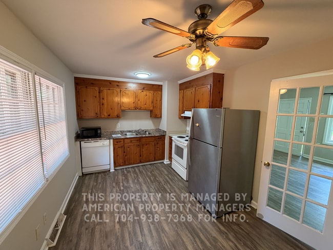 Building Photo - 4518 Kavanaugh Dr
