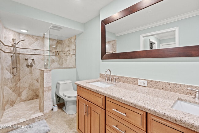 Building Photo - 1601 Ocean Dr S