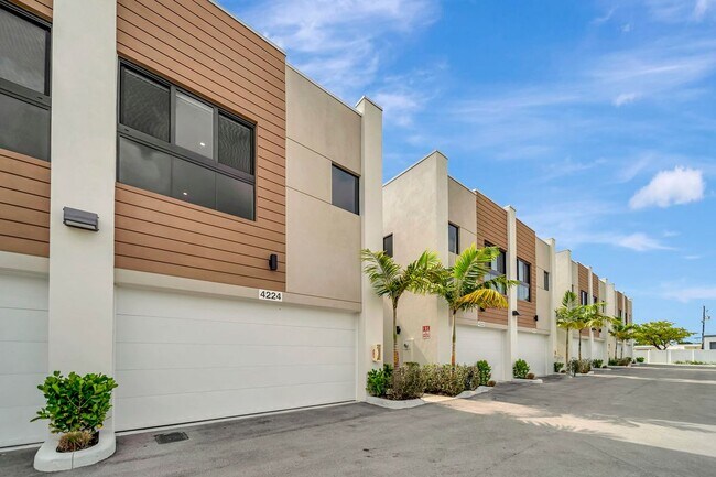 Foto del edificio - 4224 NE 7th Terrace