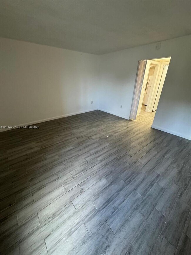 Foto del edificio - 7010 NW 186th St