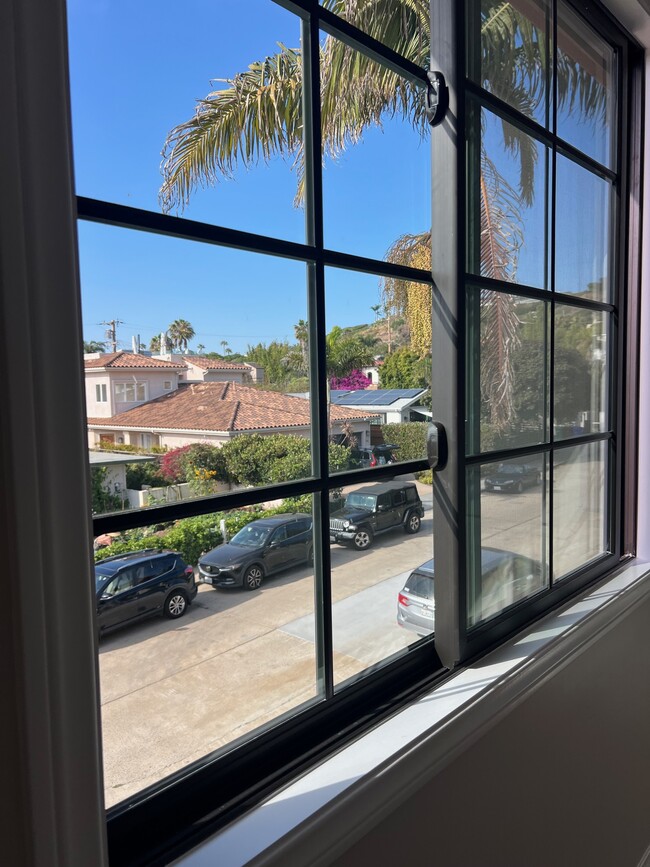 street view - 529 Palomar Ave