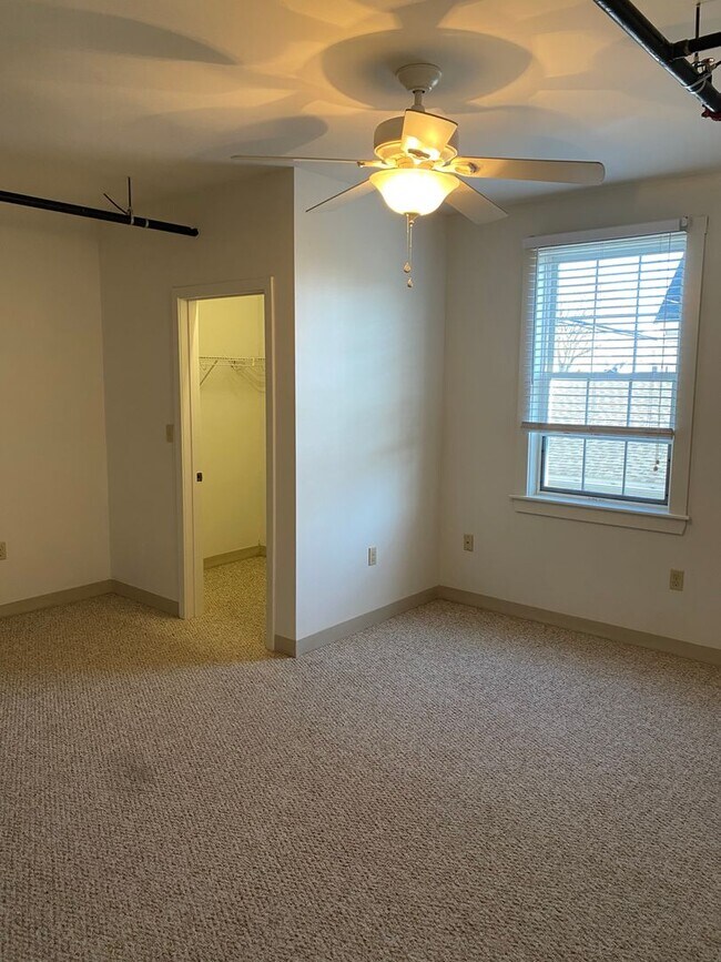 Bostonian Shoe Lofts Apartments in Whitman, MA