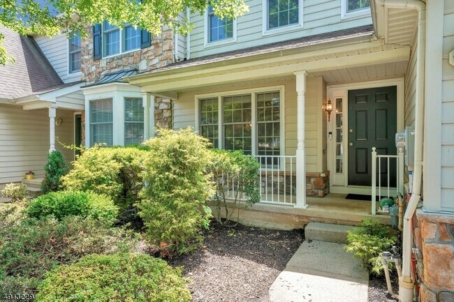 Building Photo - 8 Hancock Ct