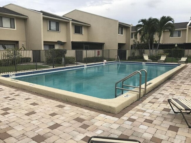 Foto del edificio - 139 Sparrow Dr