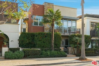 Building Photo - 12871 Hammock Ln