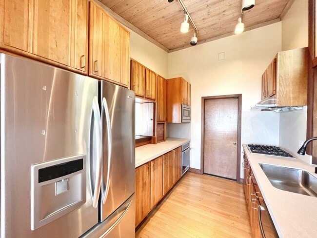 Building Photo - Gorgeous Custom Built Home in Berkeley Hil...
