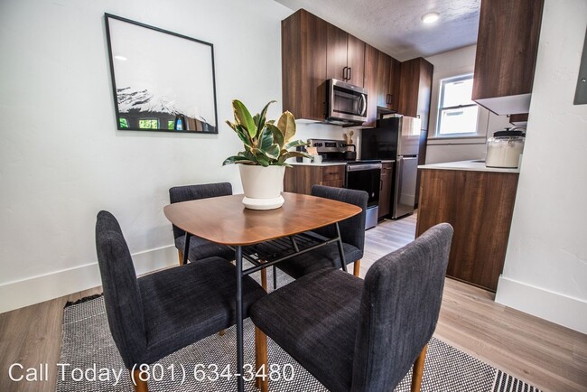 Building Photo - 446 E 300 S