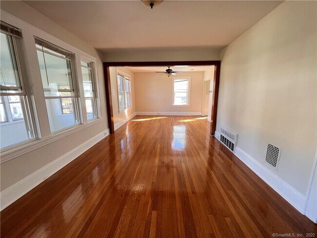 Building Photo - 425 Courtland Ave