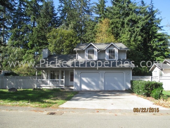 Building Photo - Beautiful 3 Bedroom Near Island Lake