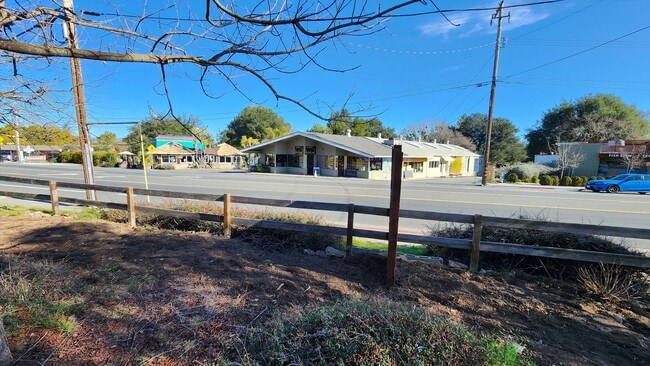 Building Photo - Excellent Location In Sebastopol. Across t...