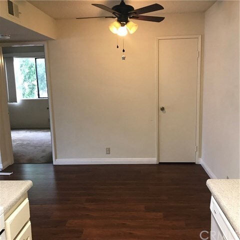 Foto del edificio - 8142 Artesia Blvd