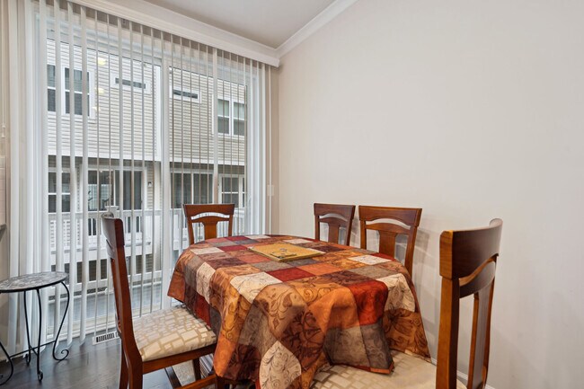 Foto del edificio - 16142 Bowery St
