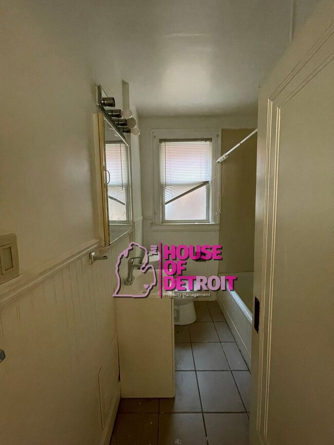 Foto del edificio - 13330 Strathmoor St